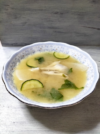 きょうはこちら♬青紫蘇と胡瓜の組み合わせ夏って感じで美味しい〜大根＆舞茸も大好き♡具だくさんで美味しいお味噌汁レシピ感謝です(◕ᴗ◕✿)