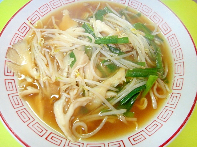 舞茸ともやしニラの醤油ラーメン