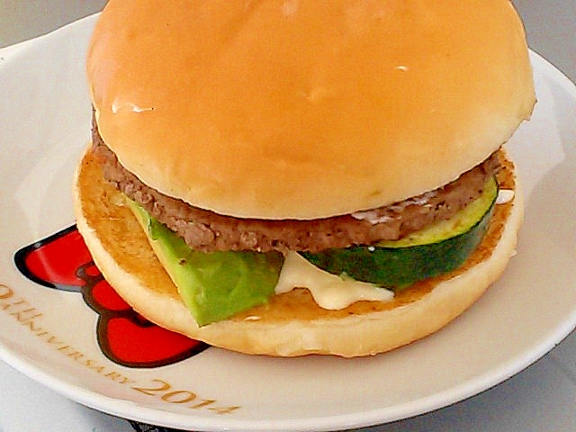 マックのハンバーガーを豪華にリメイク レシピ 作り方 By かっぺ4217 楽天レシピ