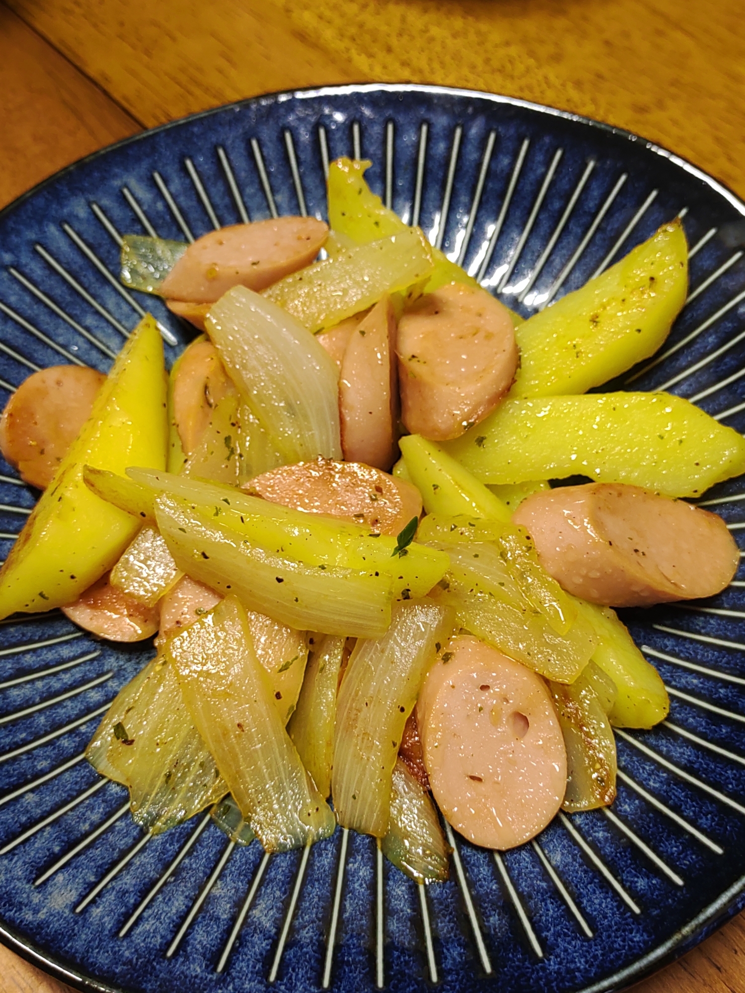 魚肉ソーセージでジャーマンポテト