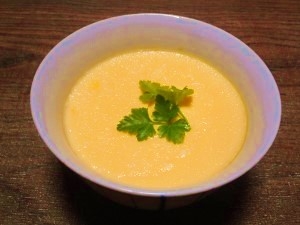 これからの季節、冷やして卵豆腐のように食べてもいいですね。茶碗蒸しが食べたくなる時、あります、あります。ご馳走さまでした♪