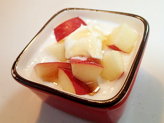 林檎とマスカルポーネチーズの美的メープルヨーグルト