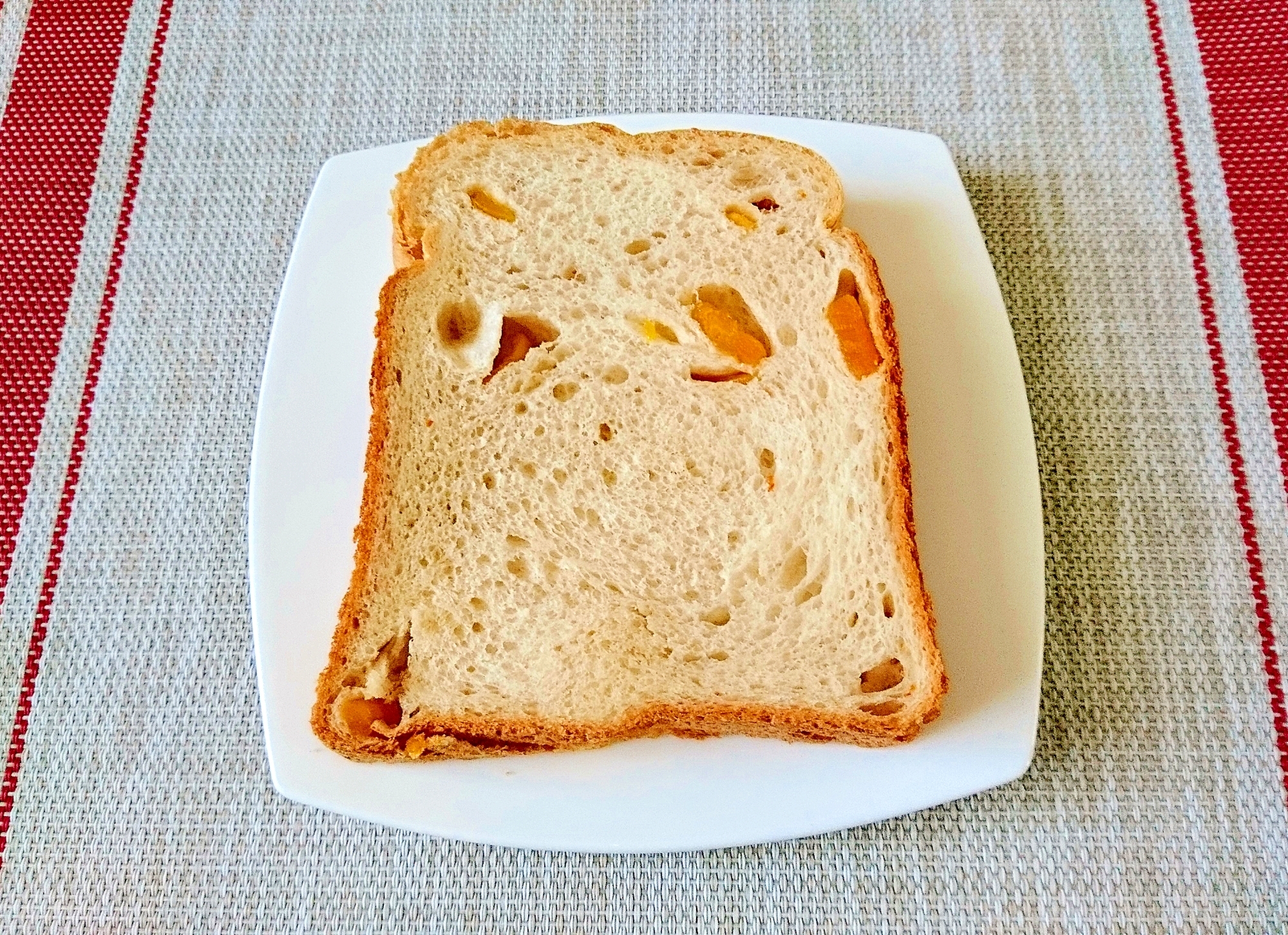 トロピカル☆マンゴー&ヨーグルト食パン
