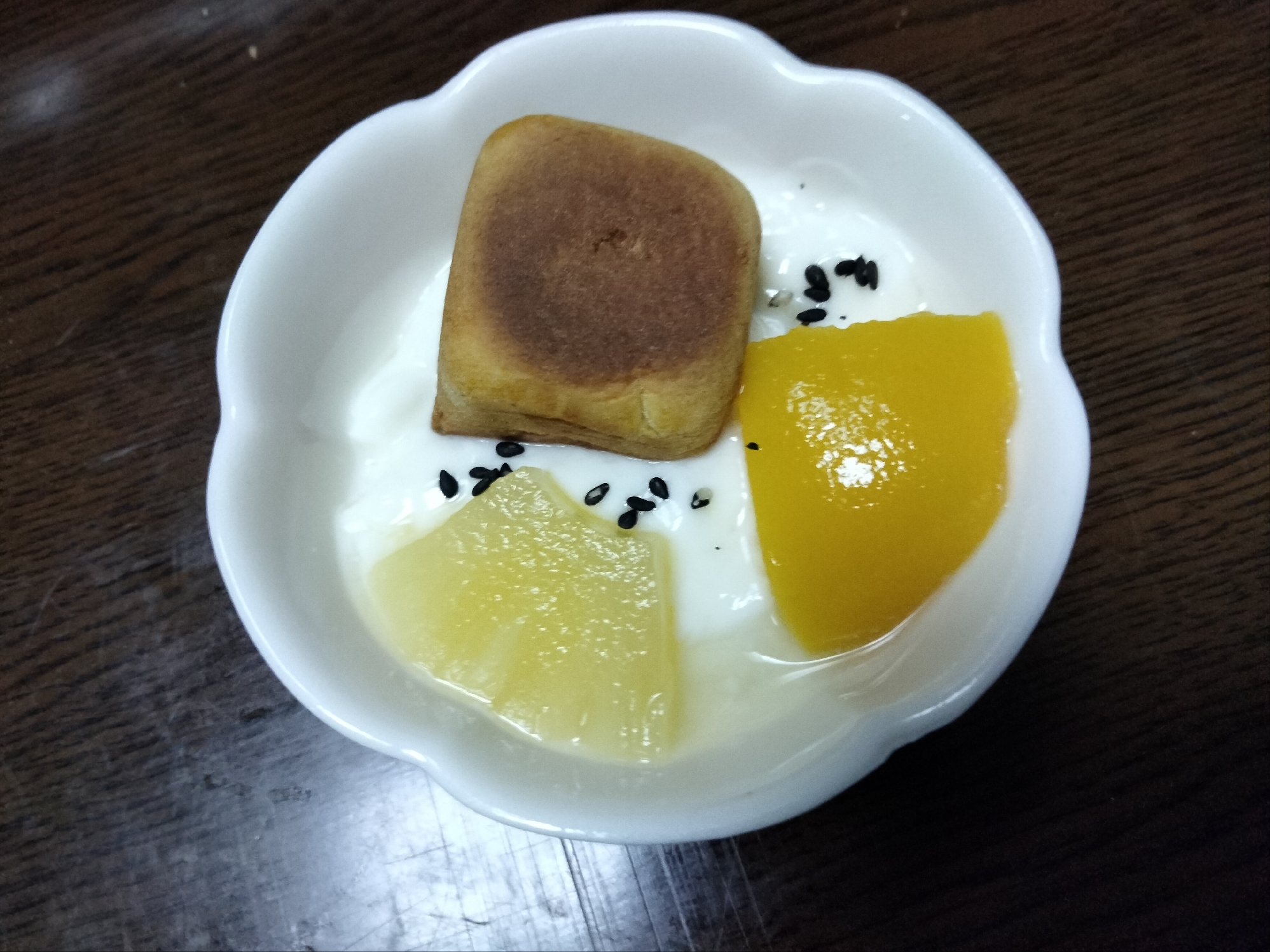 今日のヨーグルト♡缶詰フルーツ&六方焼