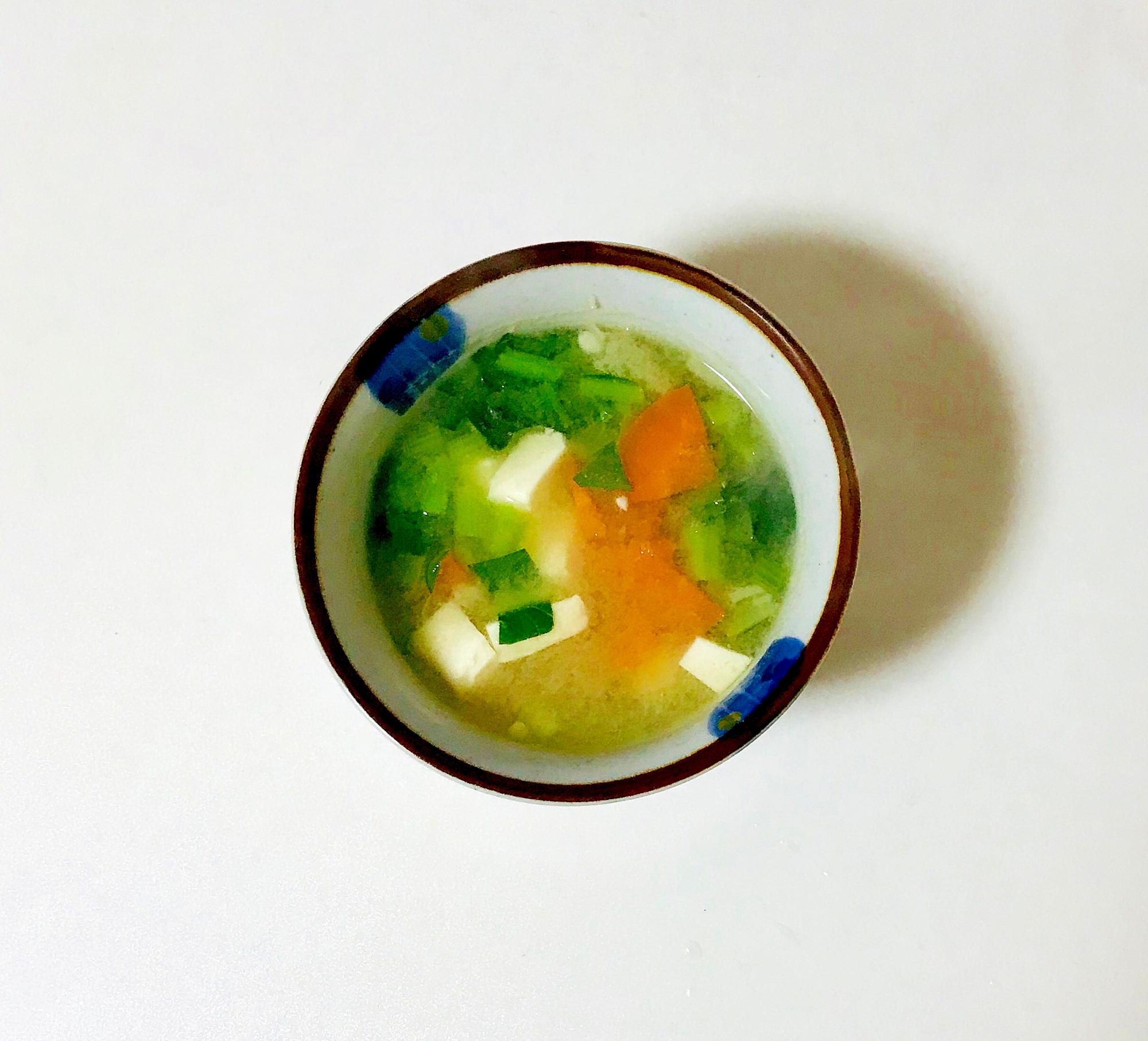 小松菜と人参とエノキの豆腐味噌汁