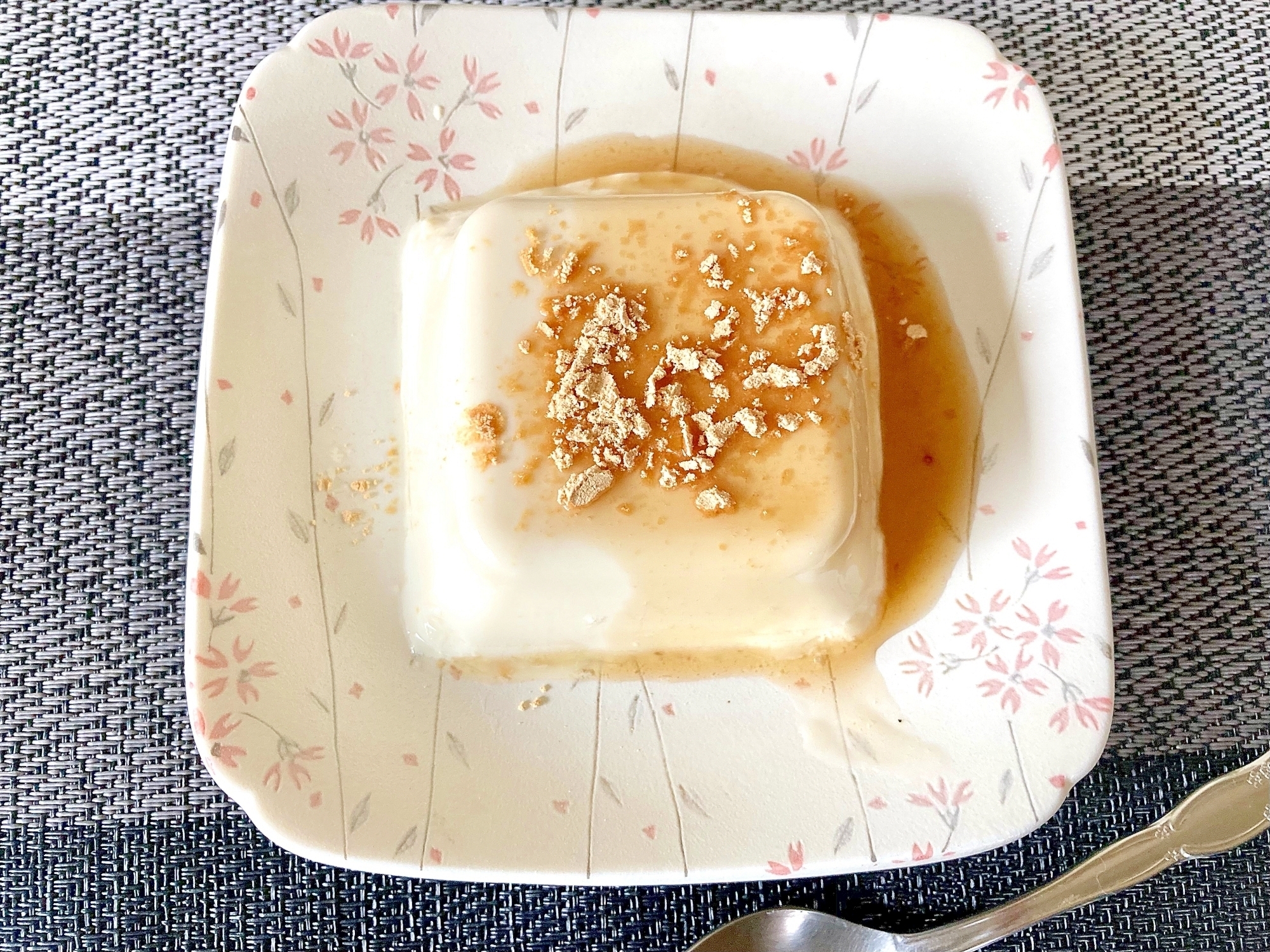 簡単アレンジ 黒糖しょうゆシロップがけ絹ごし豆腐
