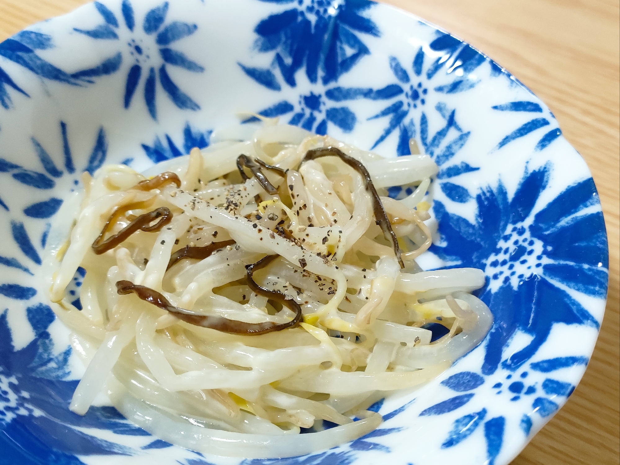 レンジで簡単☆もやしと塩昆布のマヨ和え