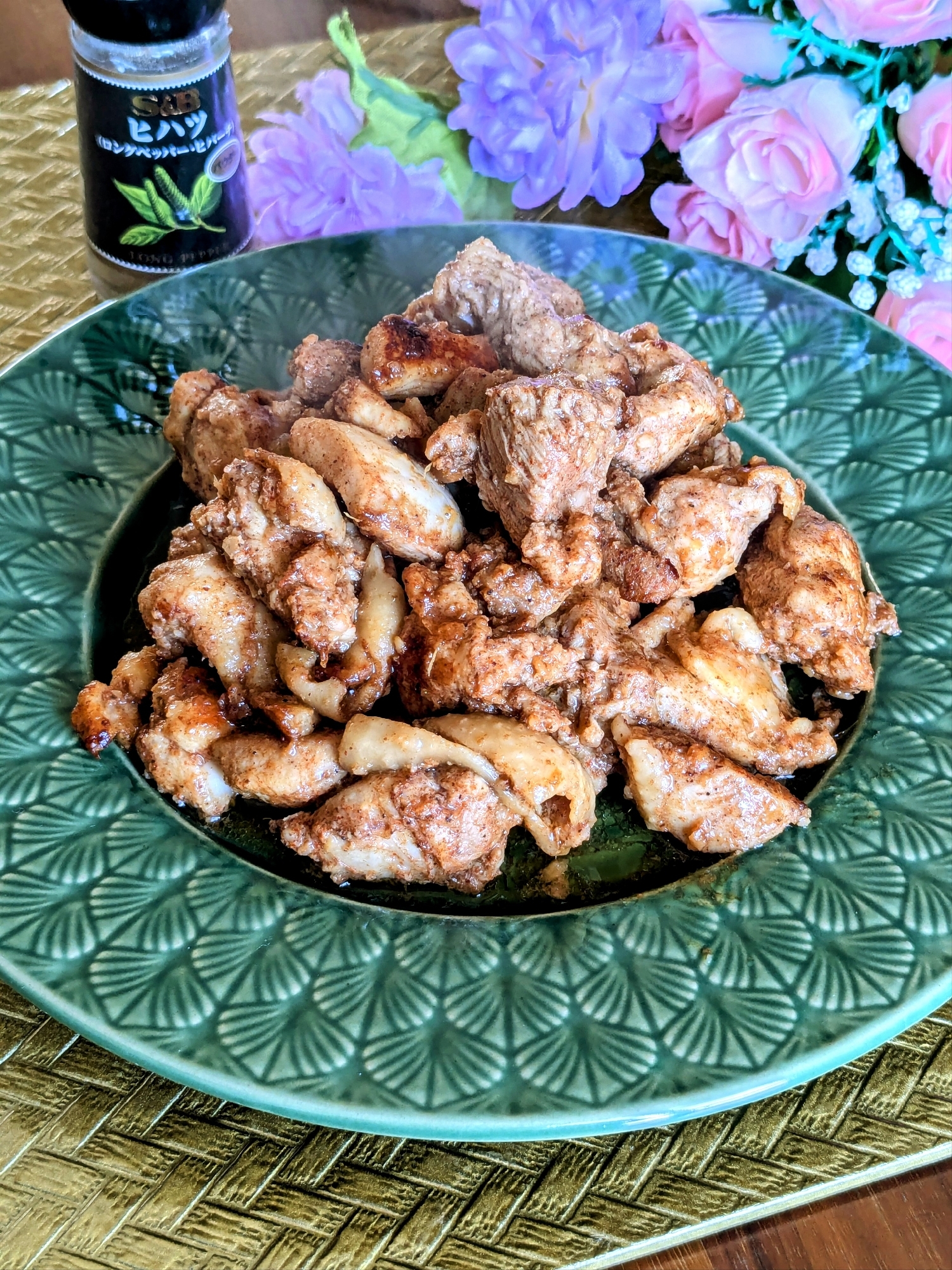 スパイスたっぷり〜鶏もも肉のジャークチキン〜