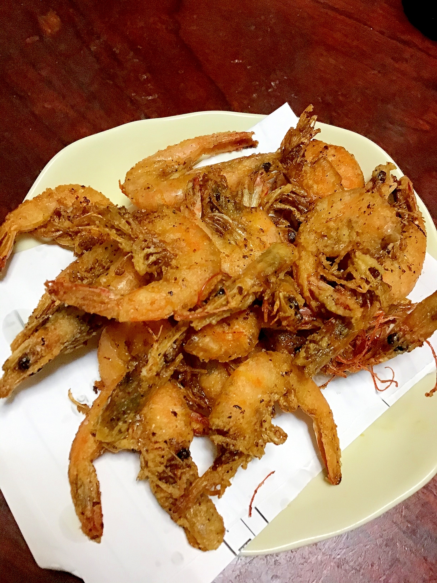 たまり醤油味の芝エビの唐揚げ。