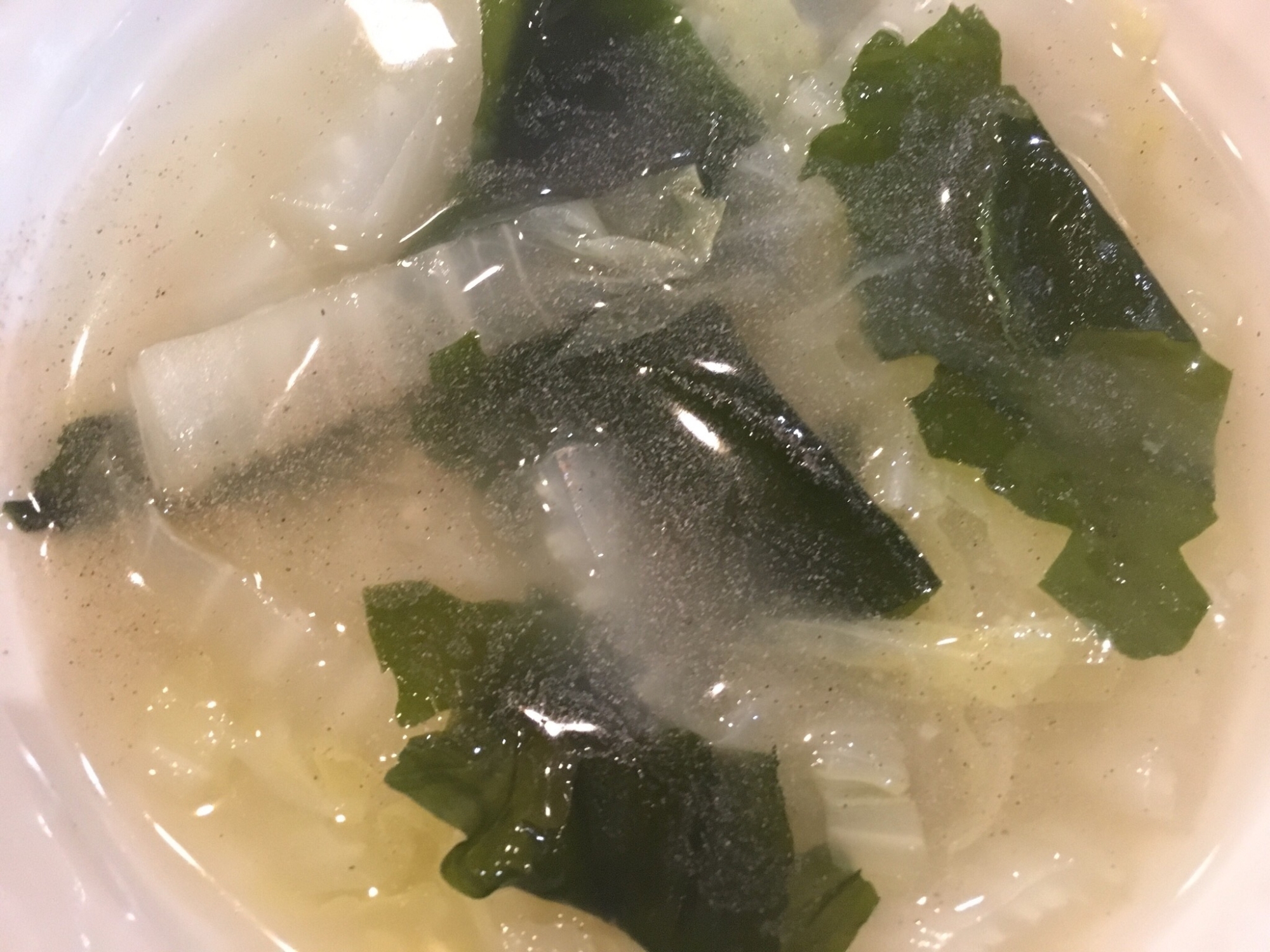 わかめと白菜のコンソメスープ