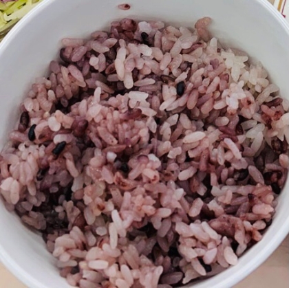 母の日の食卓に！❤️黒米入りお赤飯⭐炊飯器で簡単