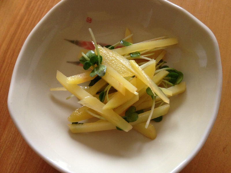 じゃがいもとカイワレの酢の物