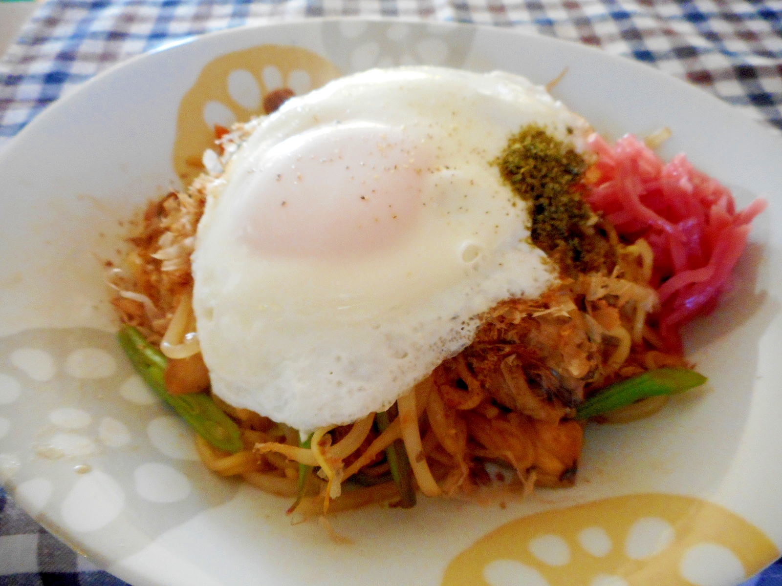 じゃこ天、インゲン、もやしの和風焼きそば