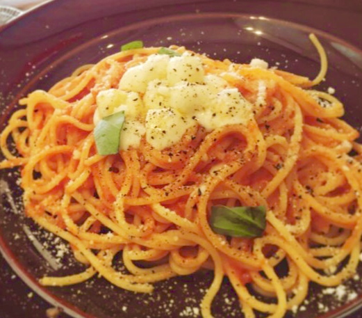 チーズの簡単トマトパスタ