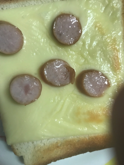 ＊ウィンナーとチーズのトースト＊