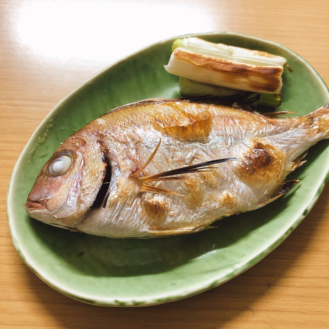 魚焼きグリルでふっくら♪小鯛の塩焼き