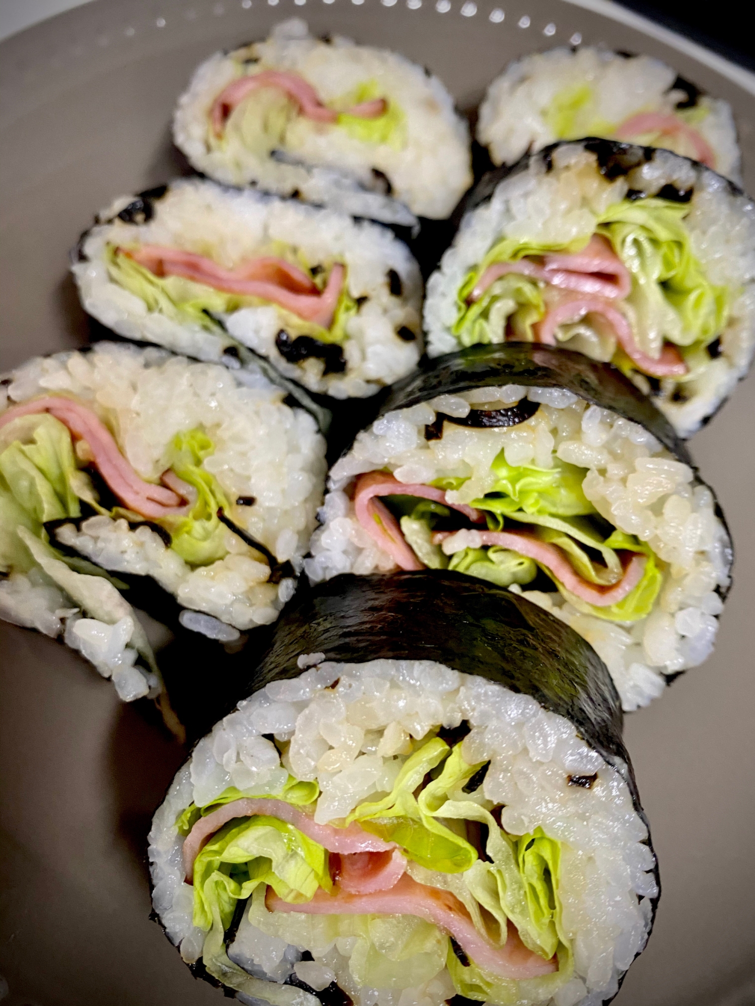 海苔巻きシリーズ！ベーコンレタス塩昆布巻き！