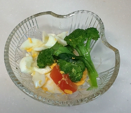 YDGQEさん☺️
今朝収穫したブロッコリーで、お昼用にたまごサラダ作りました☘️いただくの楽しみです♥️
レポ、ありがとうございます(*ﾟー^)
