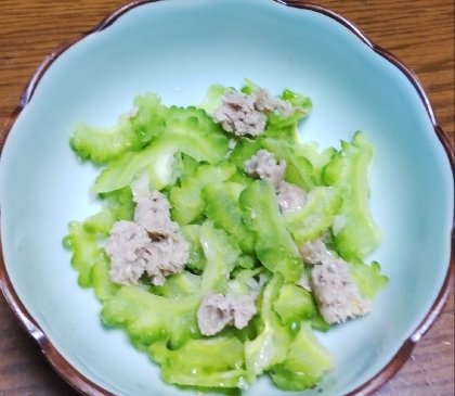 豆腐食べれない家族とにんじん苦手な家族いて(汗)ゴーヤとひき肉だけですが(汗)実家のゴーヤたくさんあり、使えて嬉しいです♥秋は食べ物色々おいしいですね✨