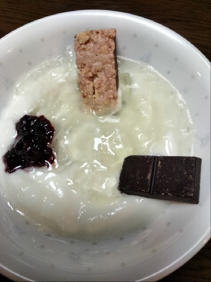 おはようございます。ゼリーチョコジャムのせて、朝のヨーグルト美味しくできました。レシピ有難うございました。