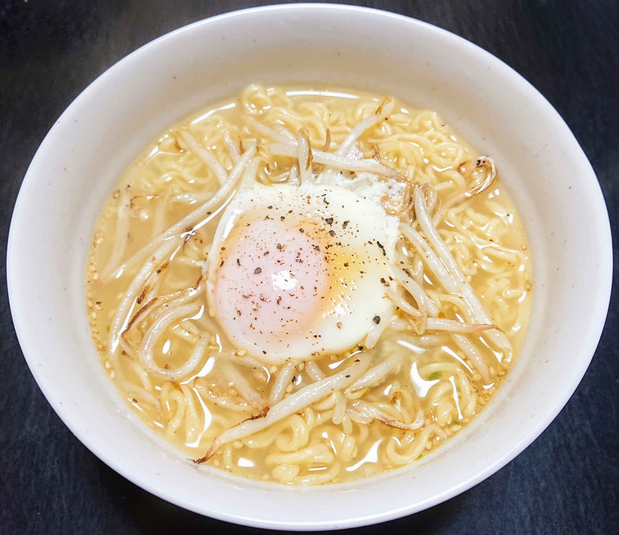 インスタントで☆もやしエッグ塩ラーメン