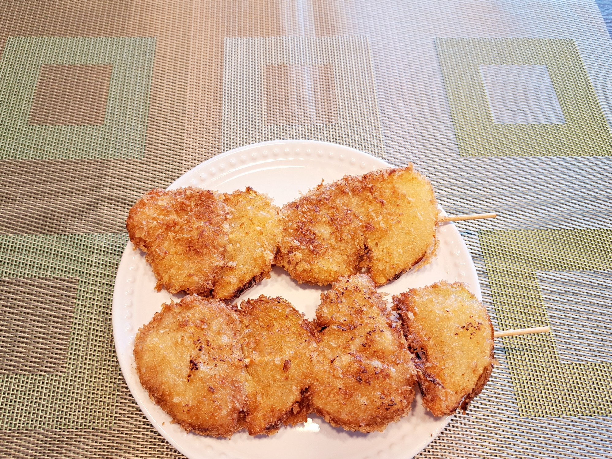 ボリューム満点！豚ヒレ肉と玉ねぎの串揚げ