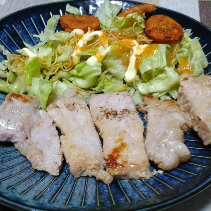 豚ロース肉の生姜焼き♬キャベツ・白菜添え