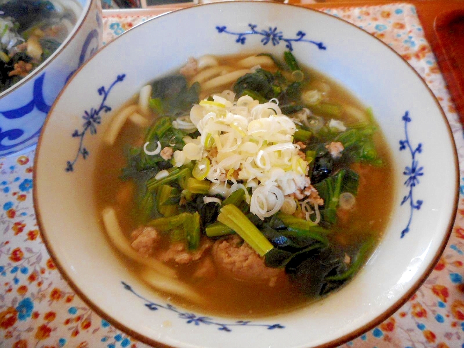 ひき肉とほうれん草の汁うどん