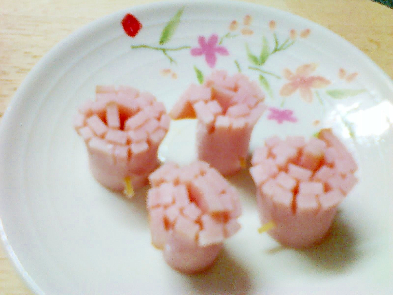 お弁当に ハムのお花 レシピ 作り方 By Ryuku55 楽天レシピ