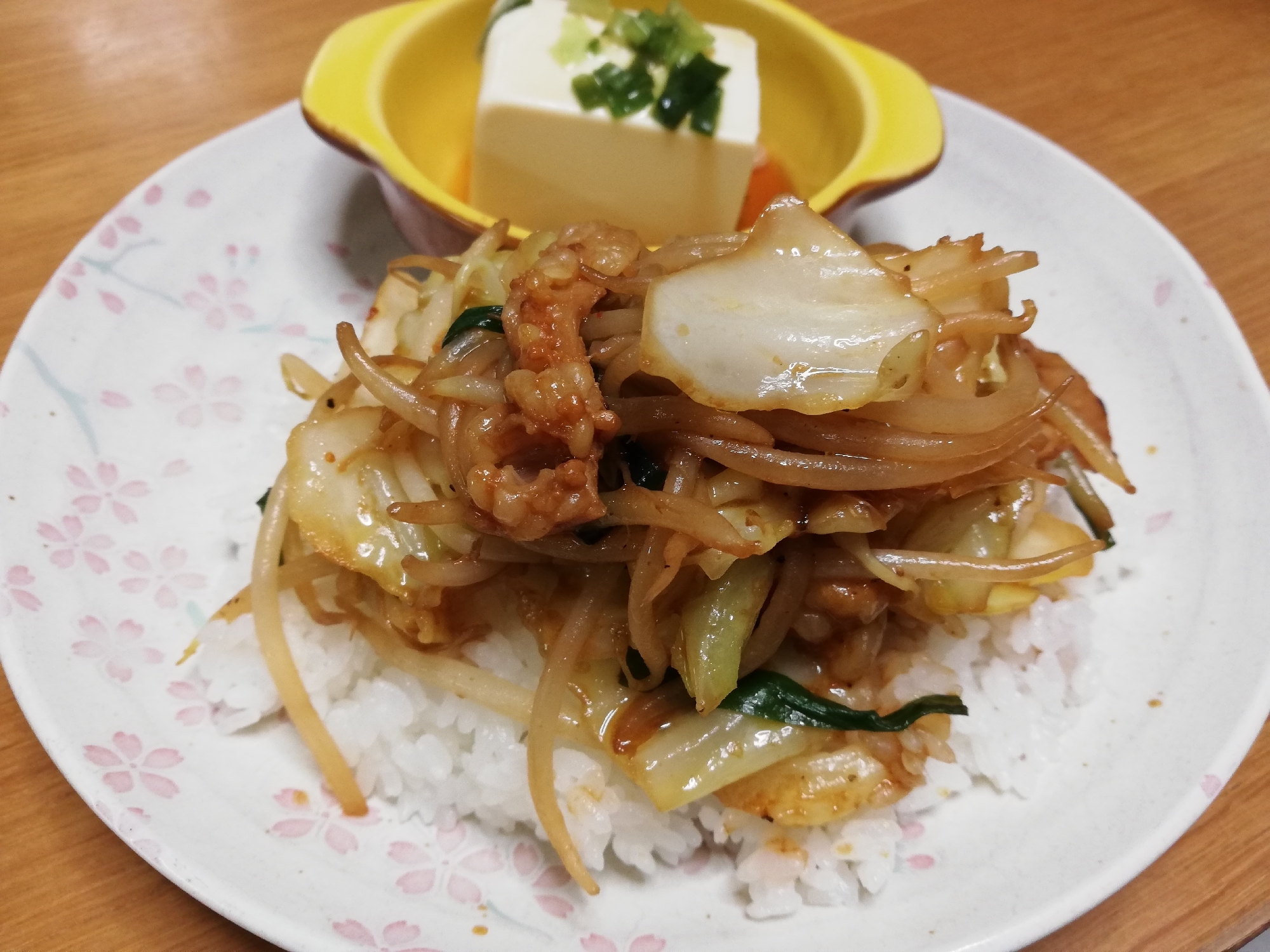 ホルモン野菜丼