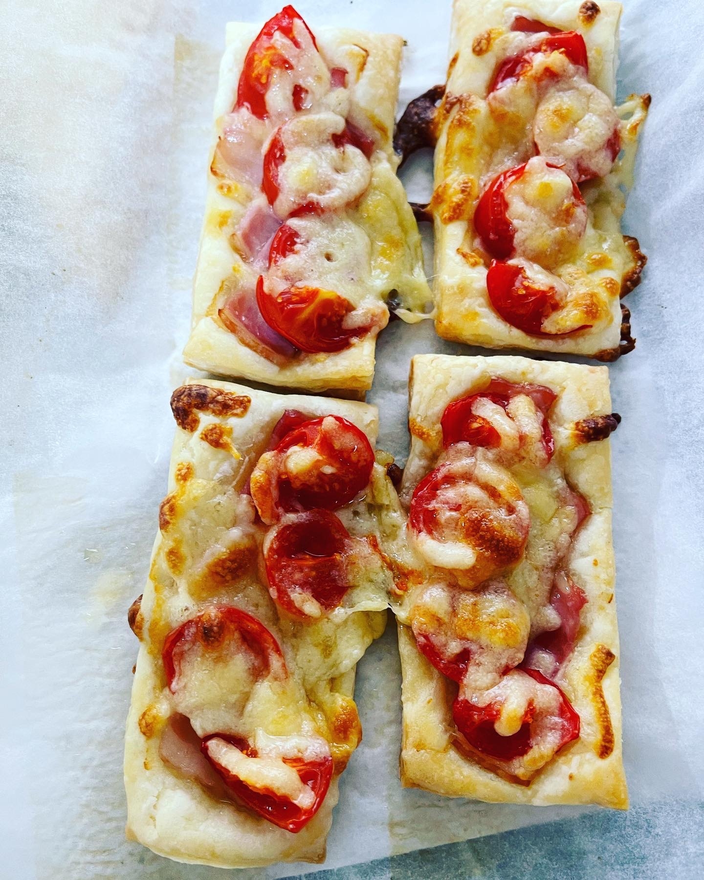 ミニトマトの冷凍パイシートピザ