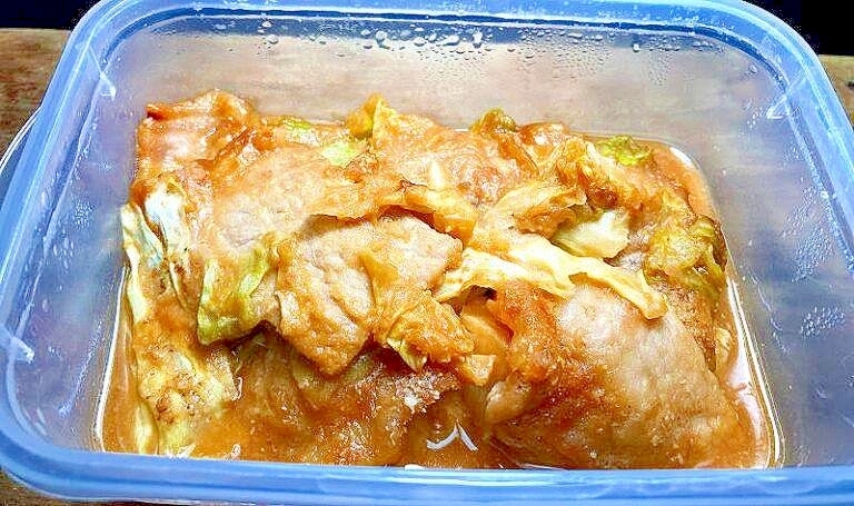 【素朴飯】豚ロースとキャベツのにんにく味噌炒め