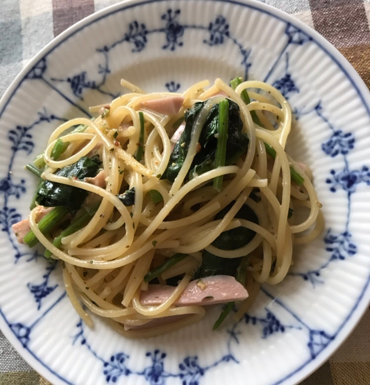 魚肉ソーセージとほうれん草の豆乳パスタ