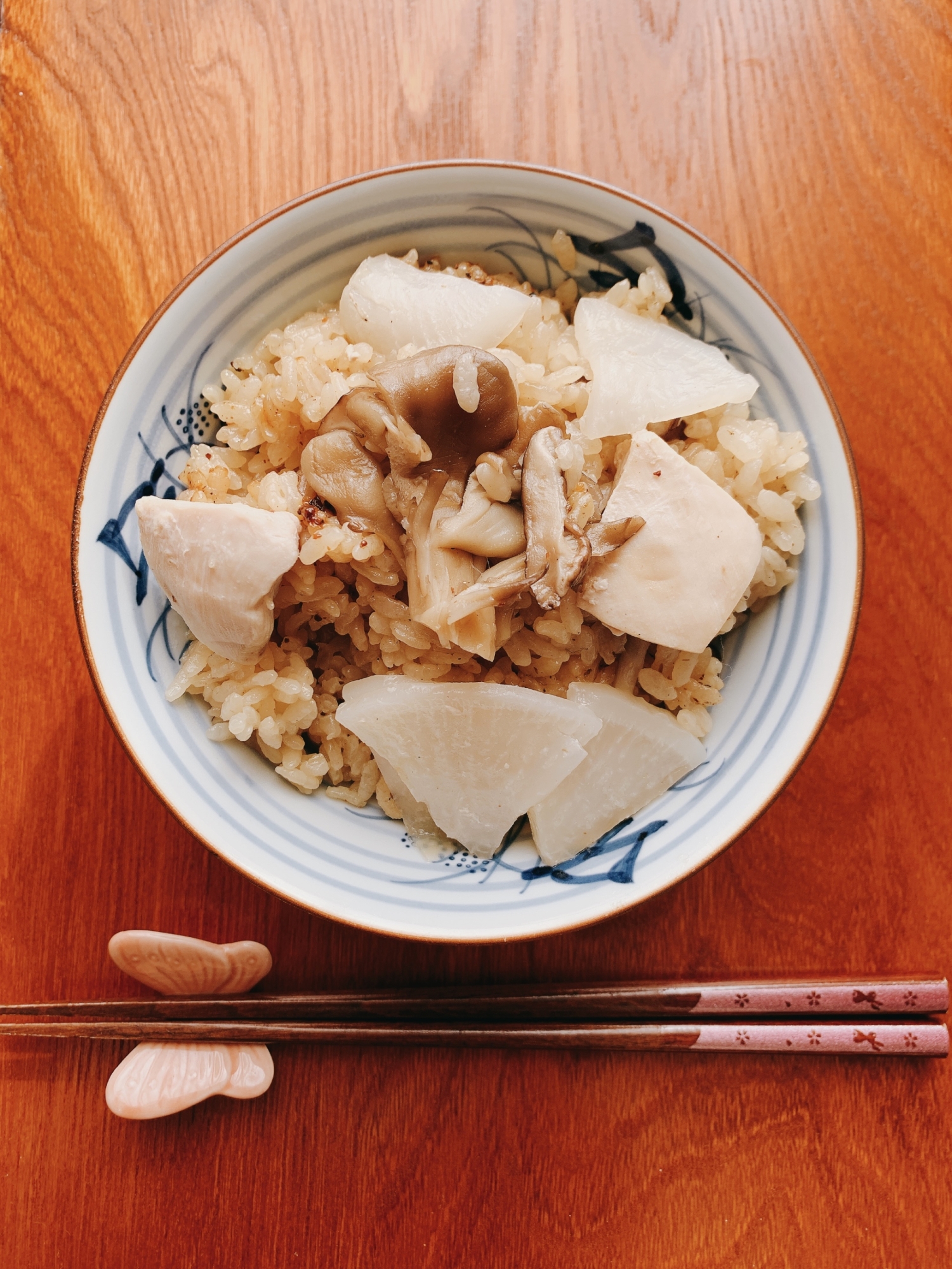 かぶときのこと鶏肉の炊き込みご飯