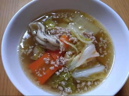 白菜と舞茸の中華スープ