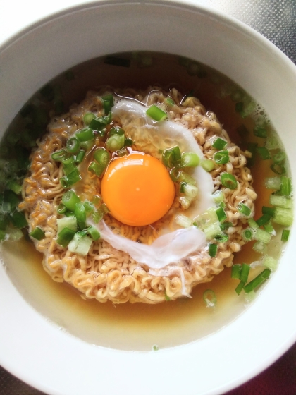 アレンジチキンラーメン●たまご＆ネギのトッピング