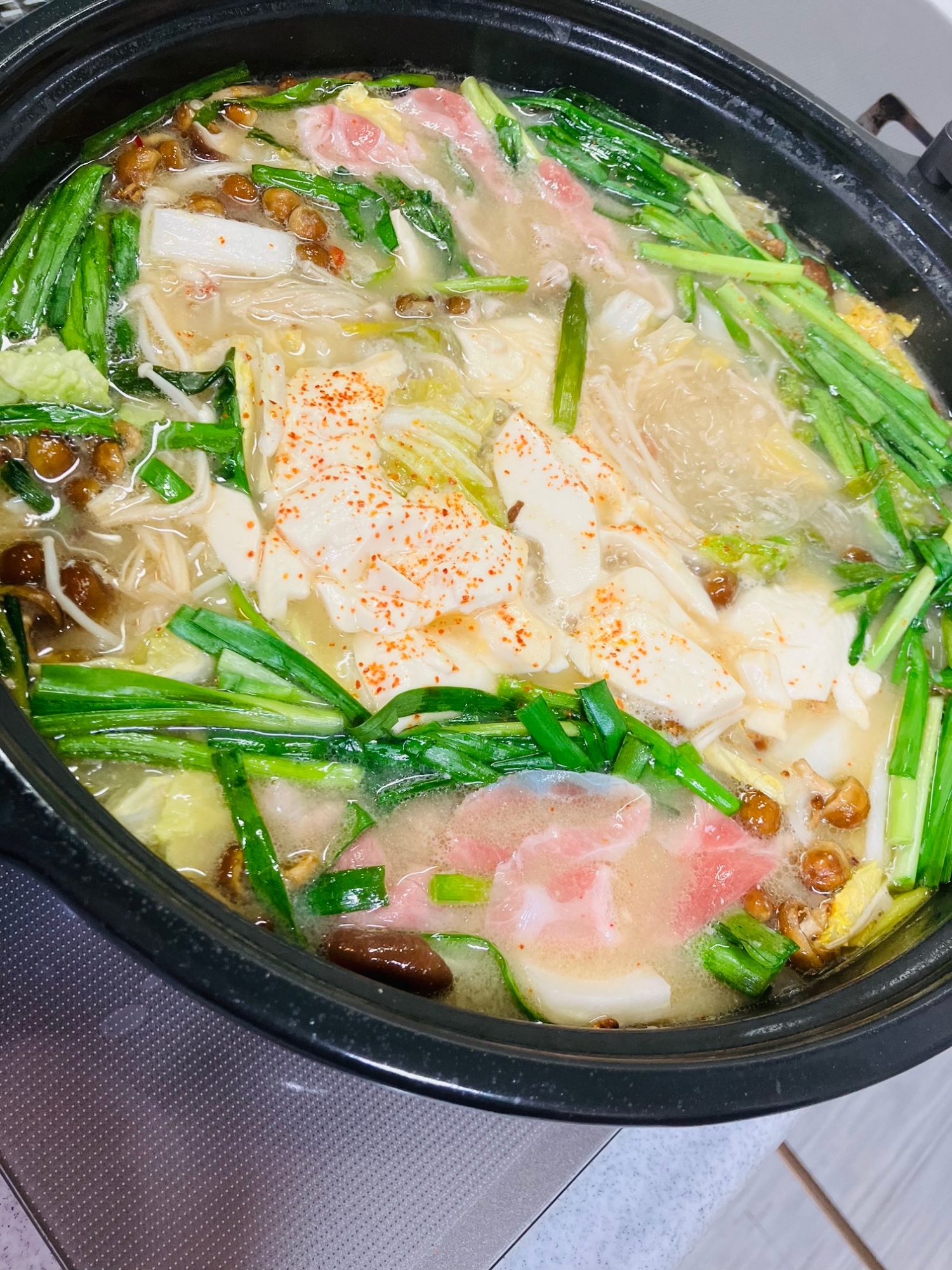 鯛のアラと鶏豚(とりとん)味噌鍋