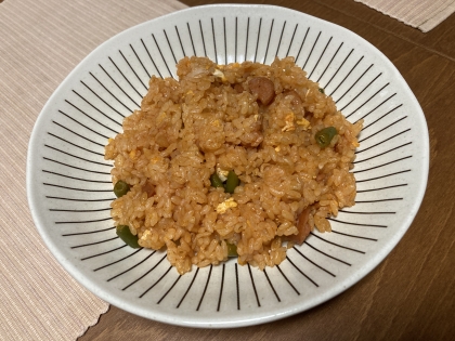 ひと味ちがったケチャップライス♡隠し味にカレー粉♪