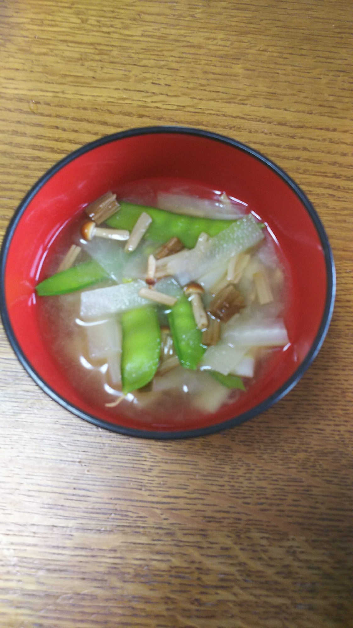 大根と茶えのきと絹さやのお味噌汁