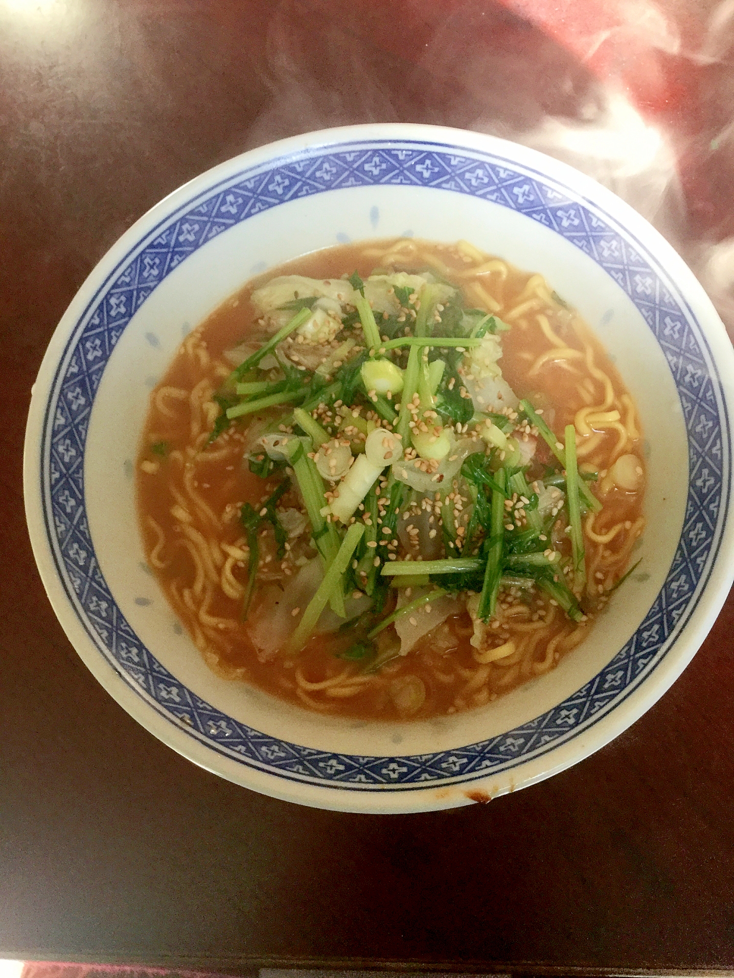 水菜と白菜と九条ネギの味噌ラーメン。