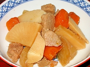 タケノコと豚肉の根菜煮