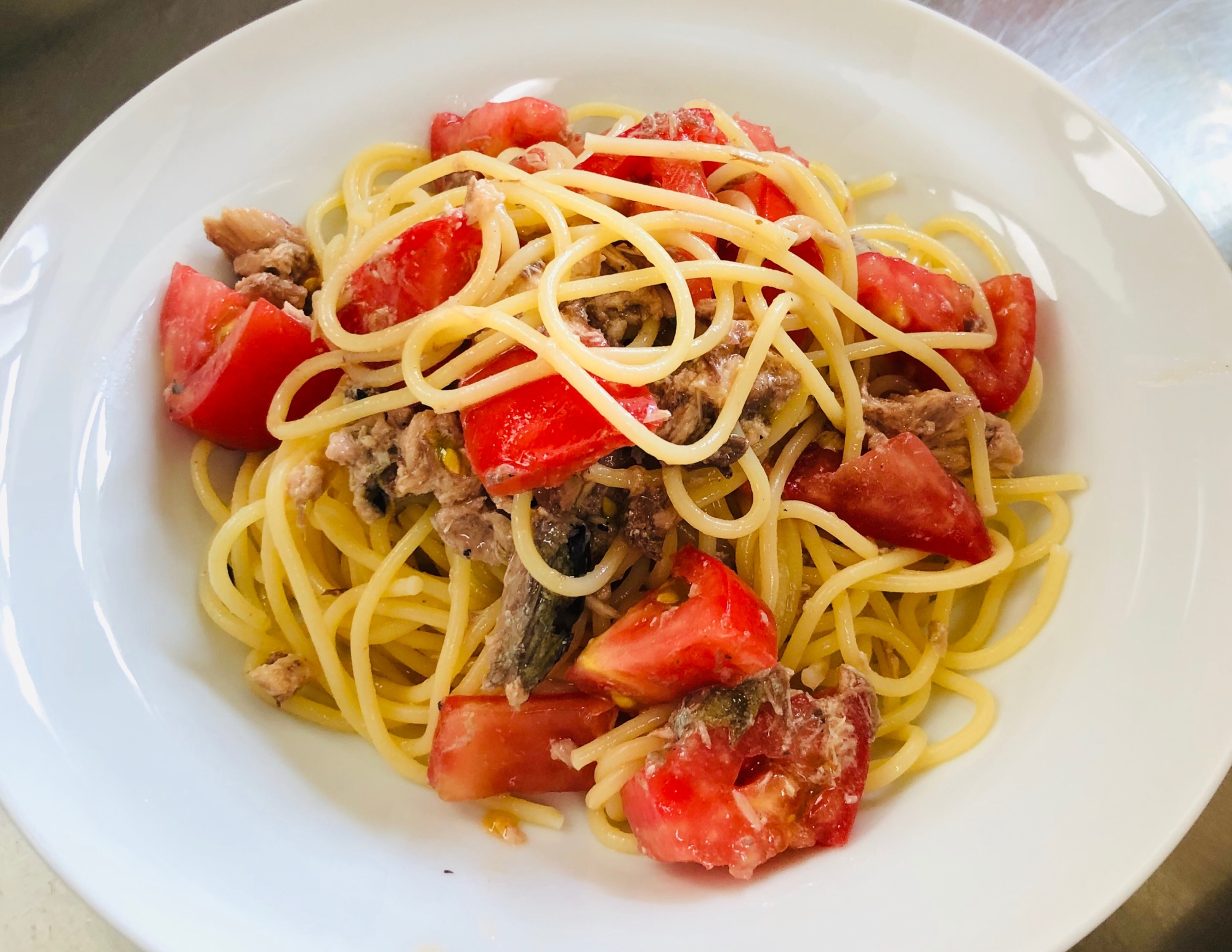 サバ缶とトマトの冷製パスタ