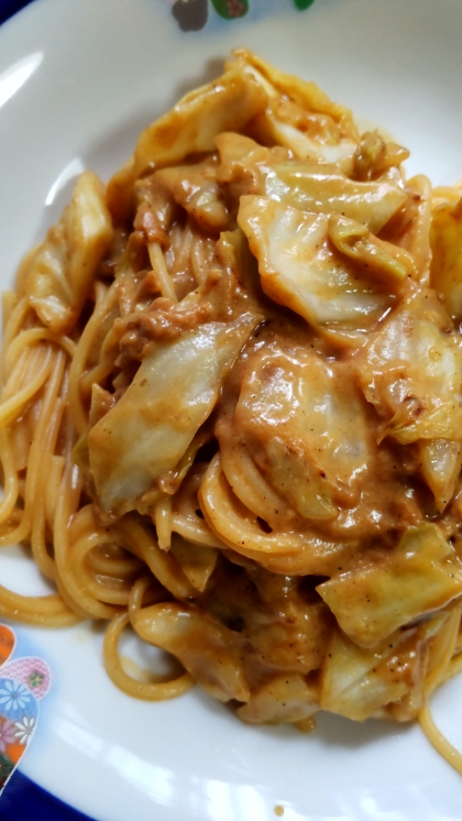 飽きない♡キャベツとひき肉のカレークリームパスタ