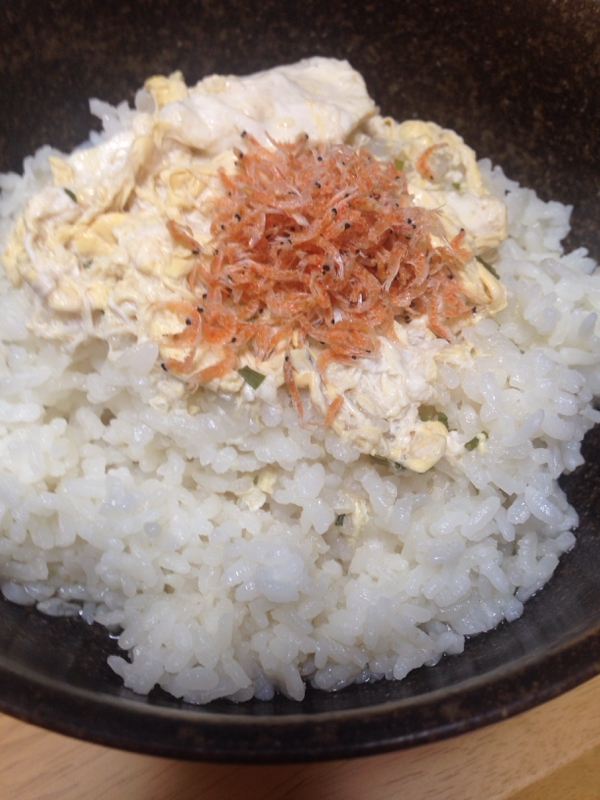 節約(*^^*)アミエビのせ☆玉子丼☆