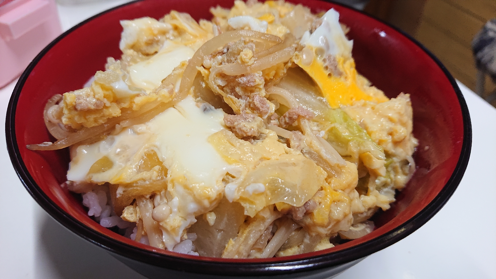 キャベツと豚バラの玉子丼＊