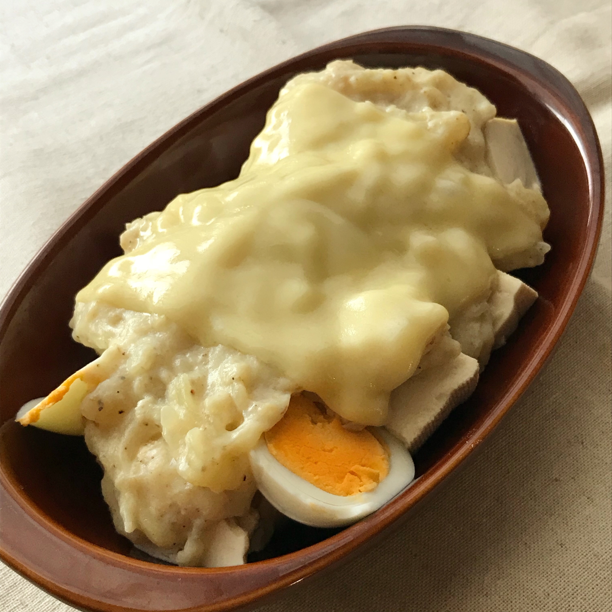 塩豆腐とゆで卵の胡麻グラタン