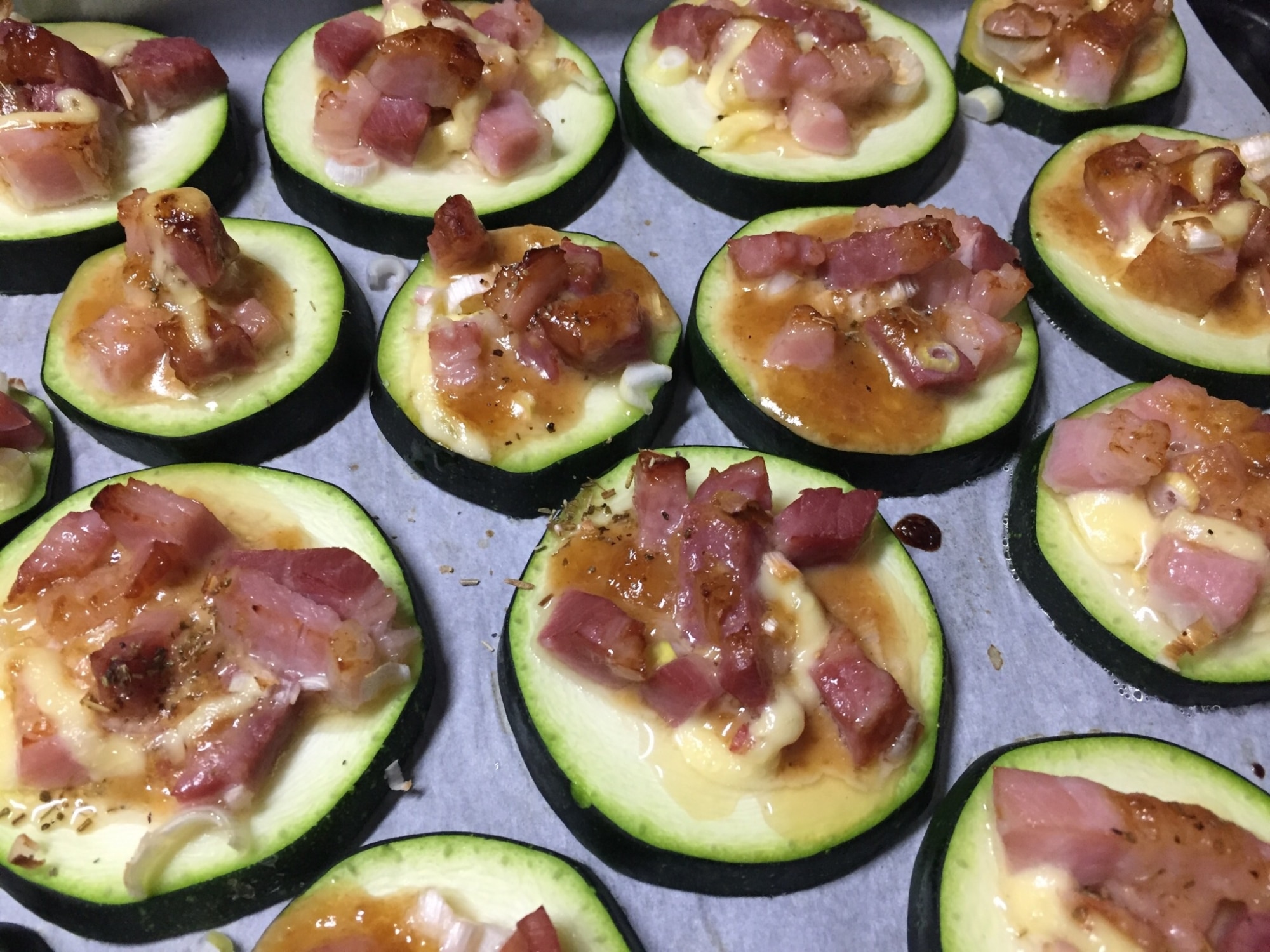 ズッキーニベーコン乗っけ焼き レシピ・作り方 by さくやひめ0817