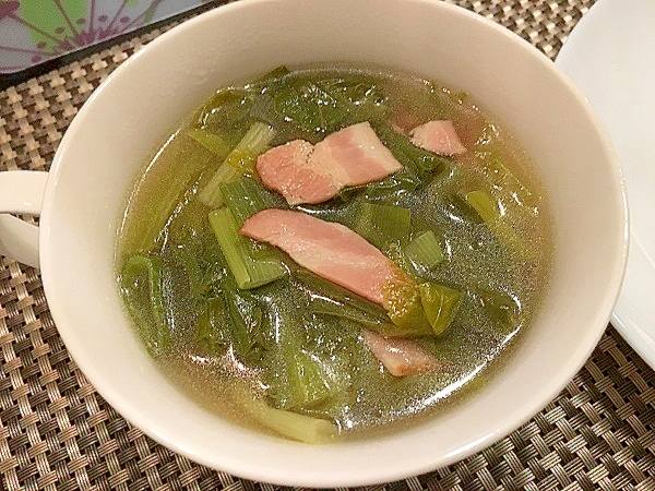 レタスとセロリのコンソメスープ