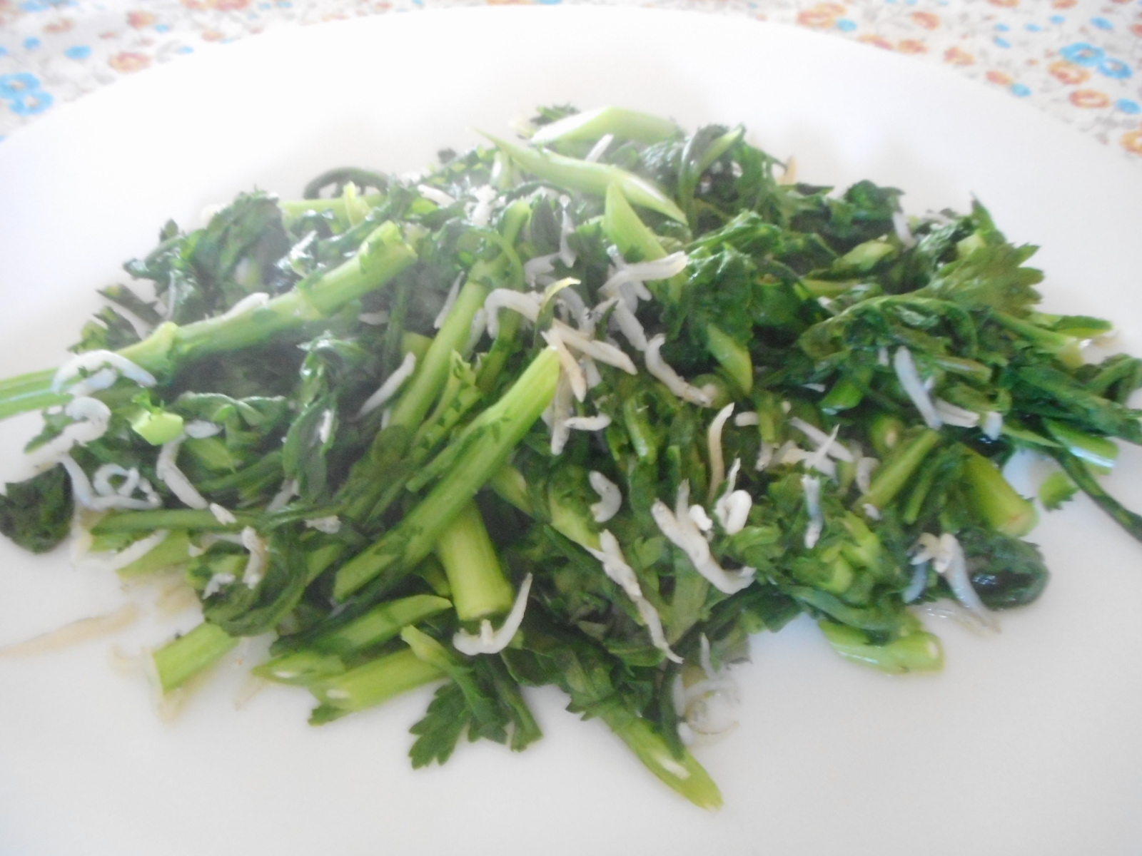 春菊とシラスのにんにく炒め レシピ 作り方 By Mococo05 楽天レシピ 春菊とシラスのにんにく炒め レシピ 作り方 By Mococo05 楽天レシピ