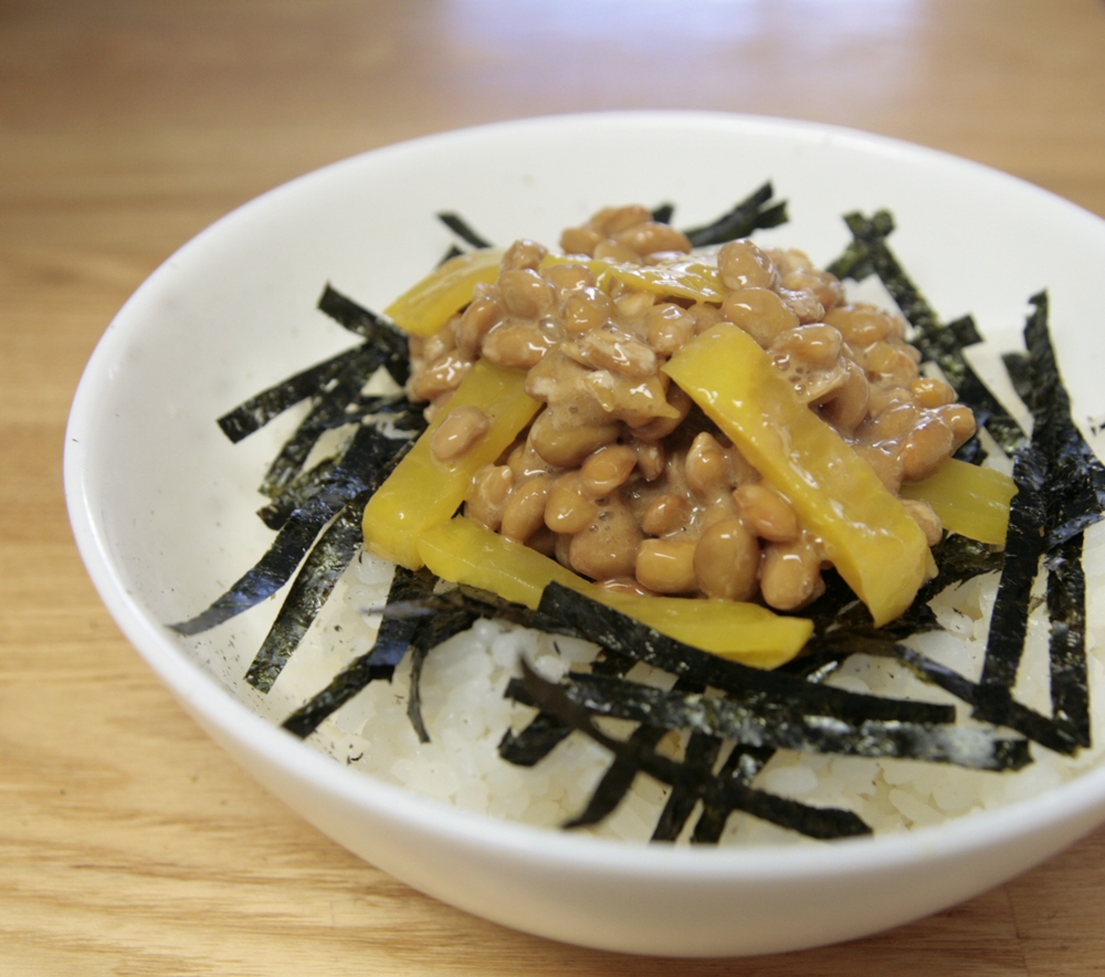 たくあんポリポリ納豆丼